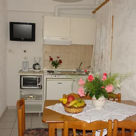 Prasoudopetra 公寓式酒店 Ágios Matthaíos